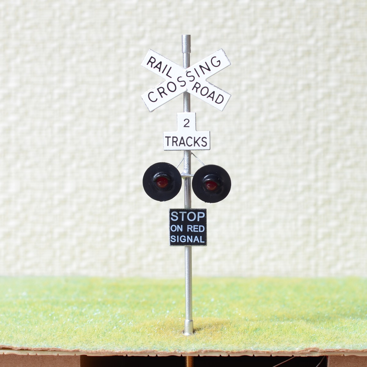 1 x O scale railroad crossing signals LED made 2 target faces 2 tracks gray #SX 